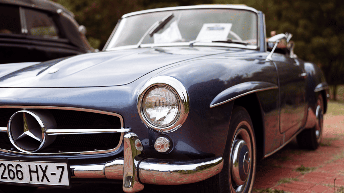 Classic Vintage Cars Buying Guide: How to Start and Value Your Collection